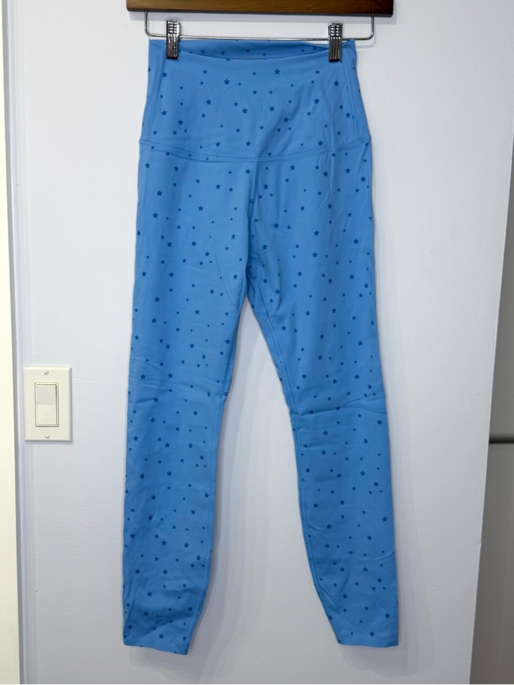 Tavi Women’s Blue Star Print Leggings.  Size Medium. Excellent condition!